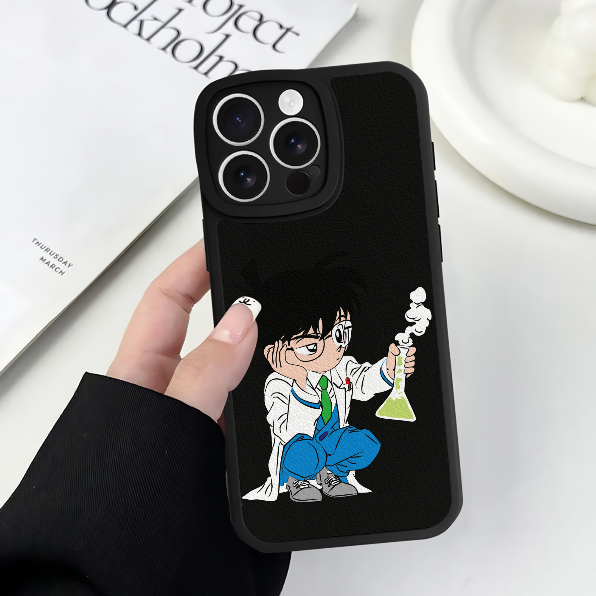 （画像用） 名探偵コナン 江戸川 コナン Detective Conan Conan Edogawa 【iPhone 16シリーズ対応】シリコンスマホケース（レザー調） 材質：シリコン